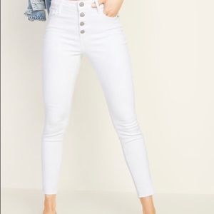 NEW WITH TAGS OLD NAVY ROCKSTAR JEANS